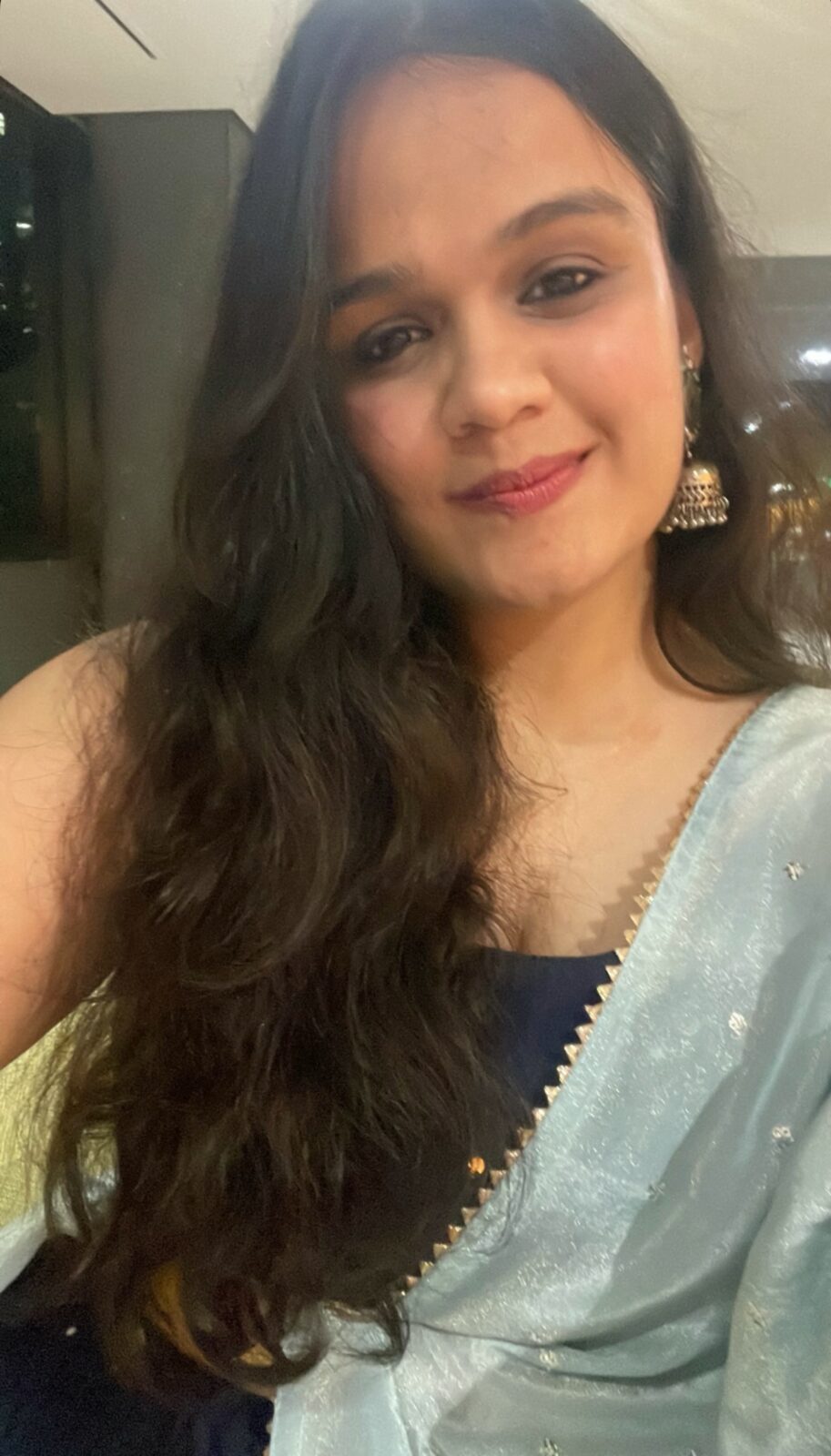 Vinanti dressed up in a blue saree